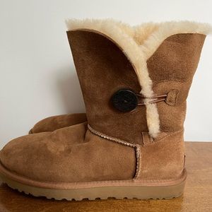 Bailey Button Uggs